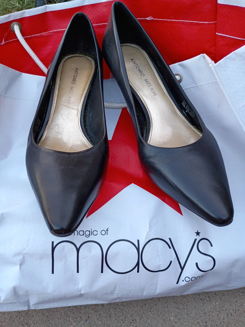 ANTONIO MELANI Black Pointed-Toe Mid Heels